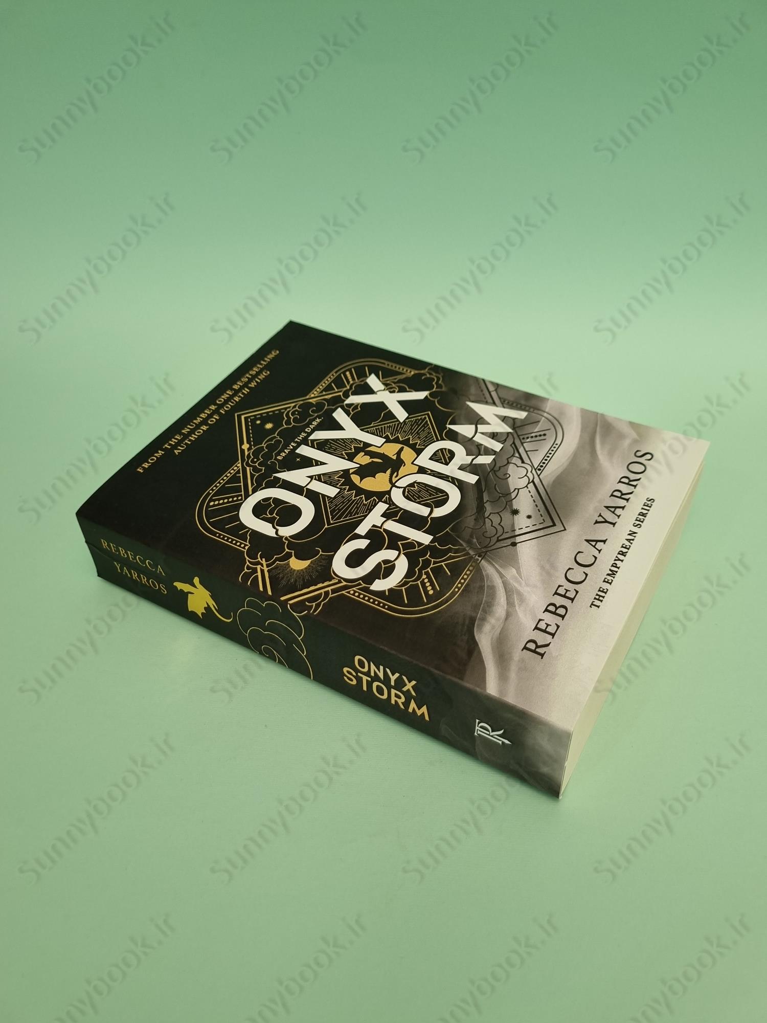 Onyx Storm (The Empyrean , 3) main 1 3