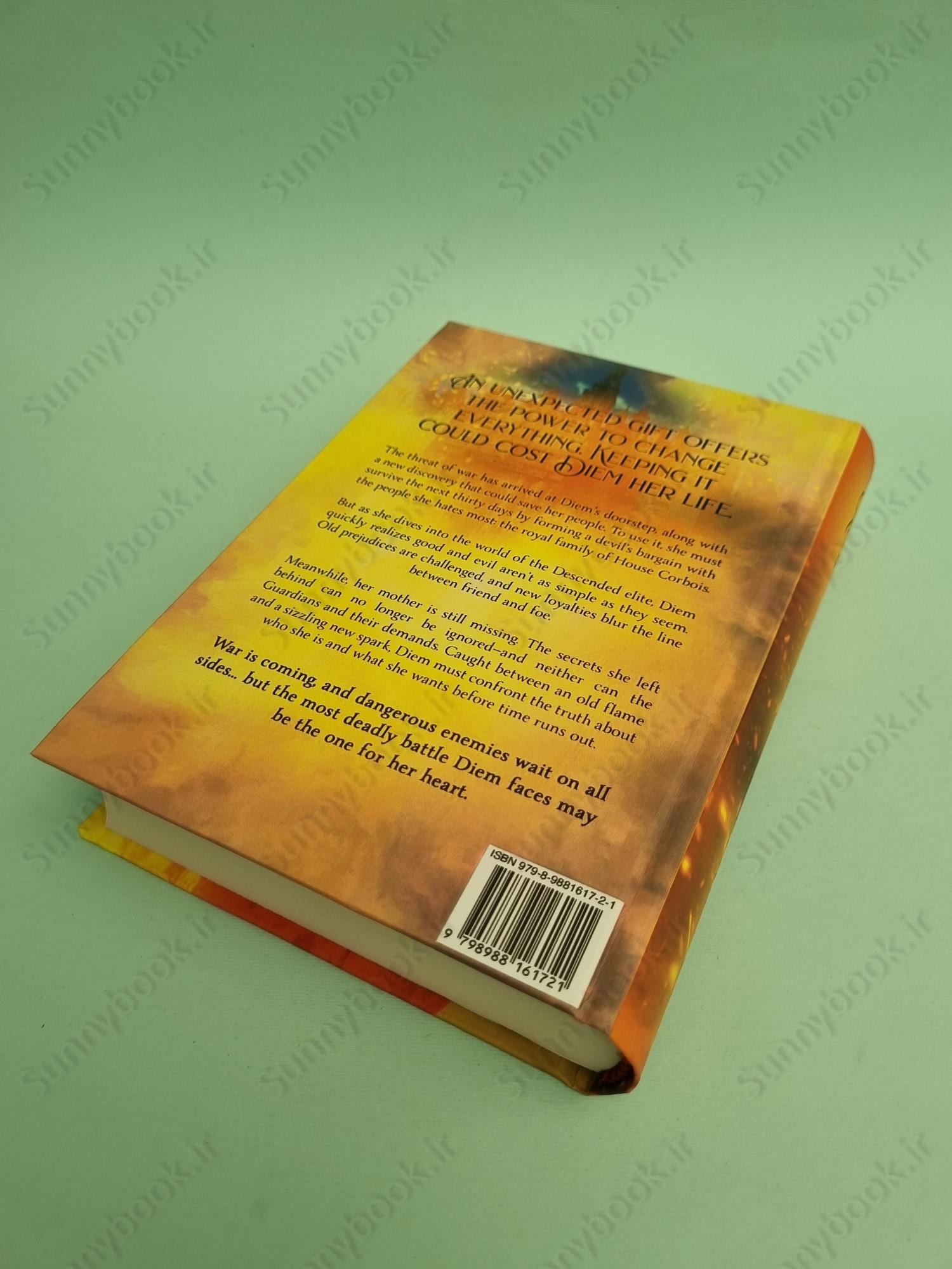 Glow of the Everflame: The Kindred's Curse Saga, Book Two main 1 4