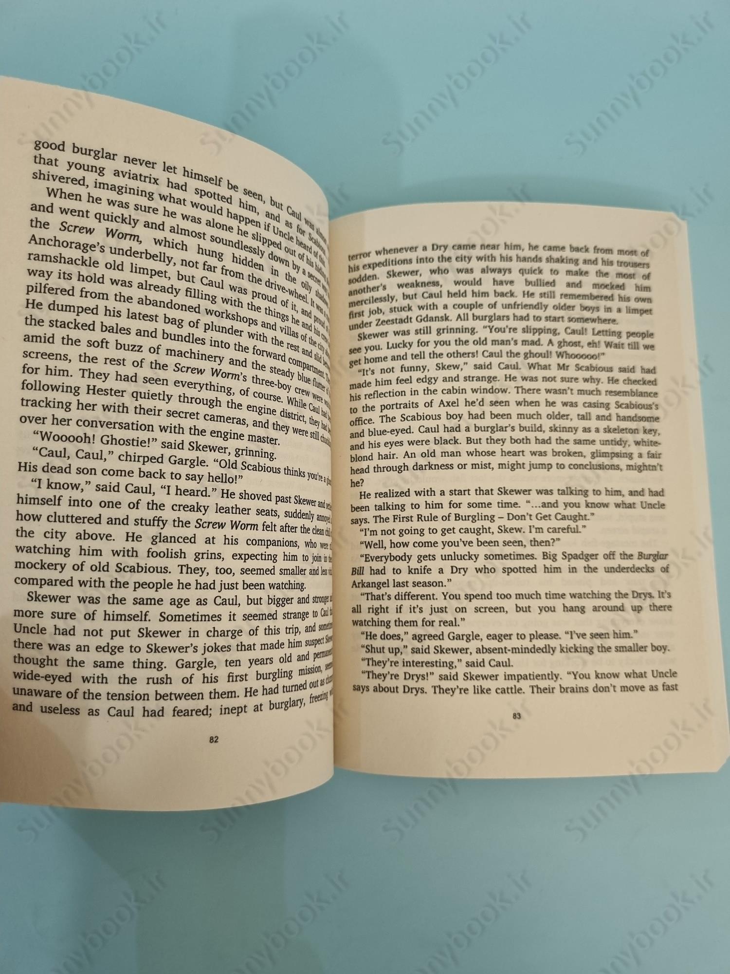 Predator's Gold (Mortal Engines, Book 2) main 1 6