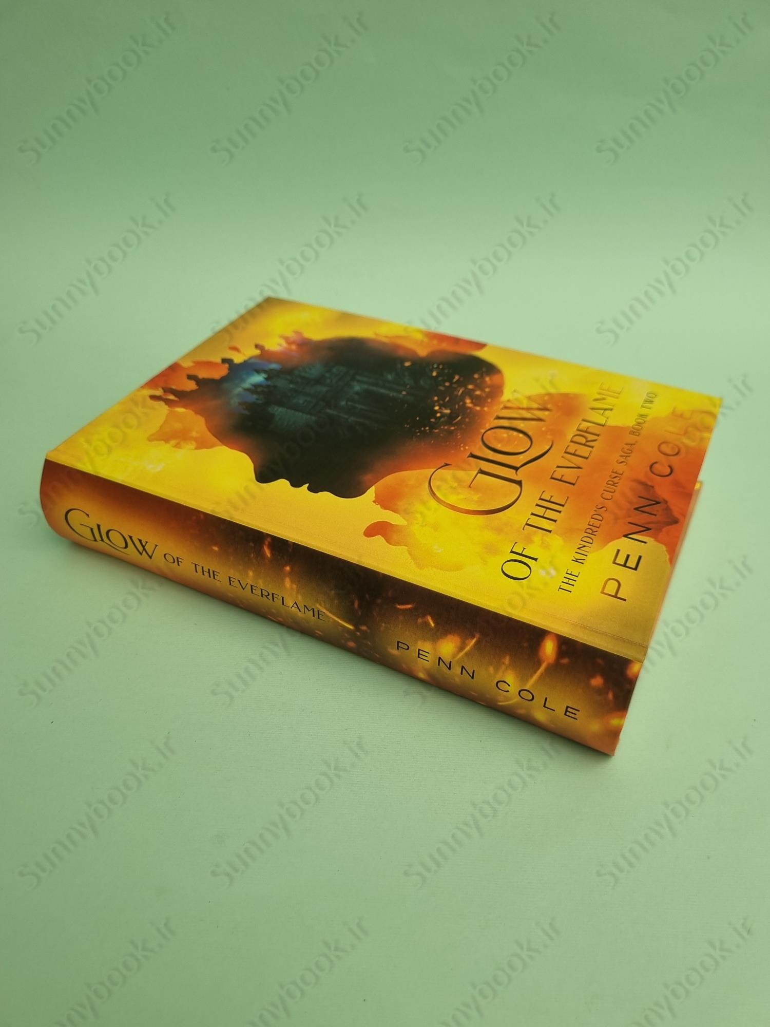 Glow of the Everflame: The Kindred's Curse Saga, Book Two main 1 3