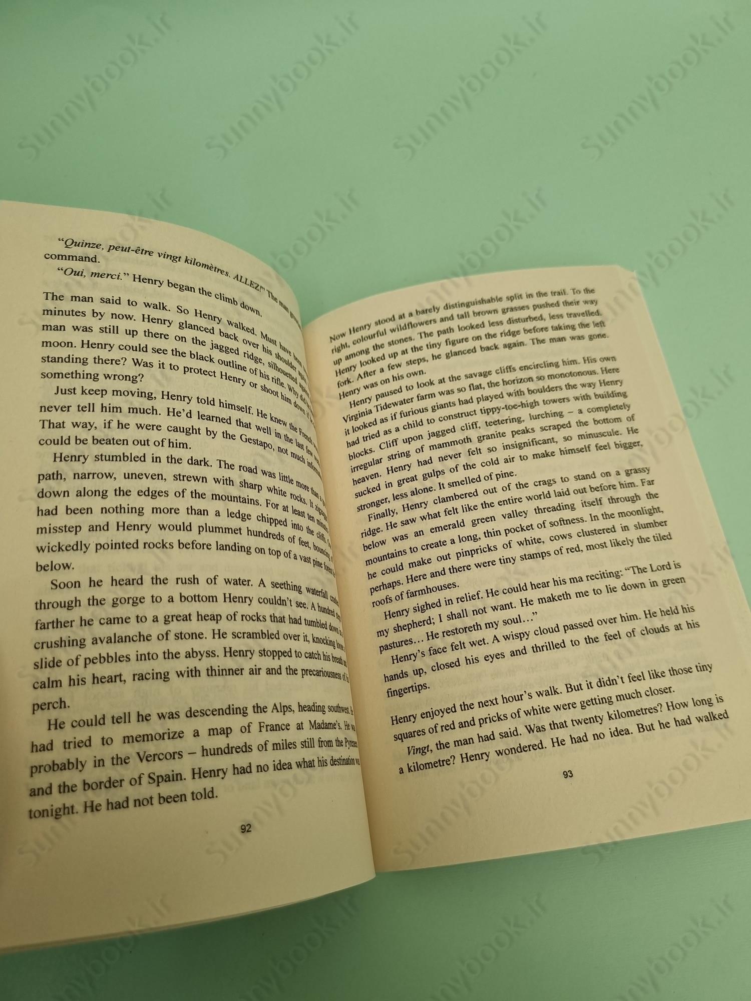 Under a War-Torn Sky (Under a War-Torn Sky #1) main 1 5