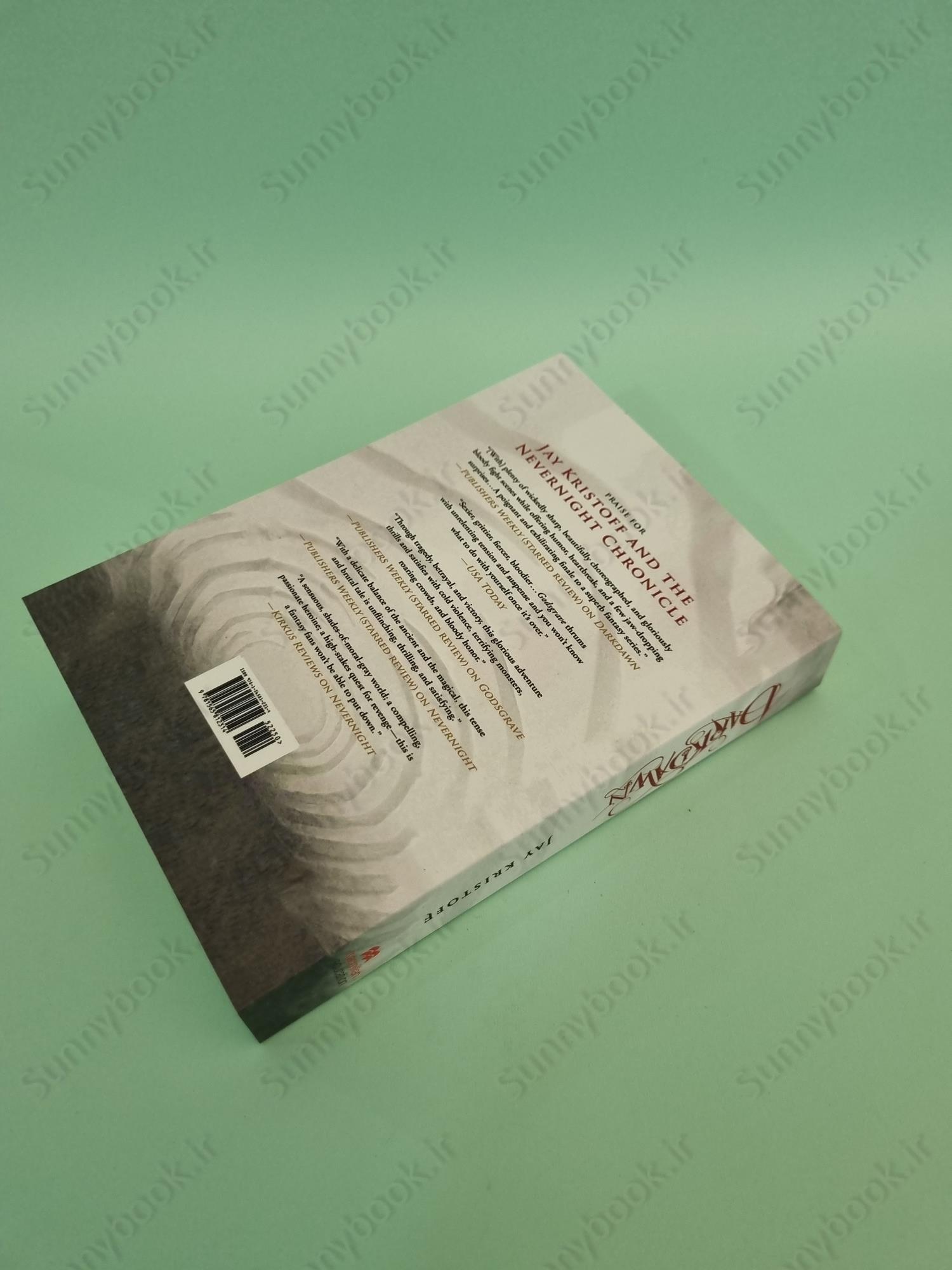 Darkdawn (The Nevernight Chronicles 3) main 1 4