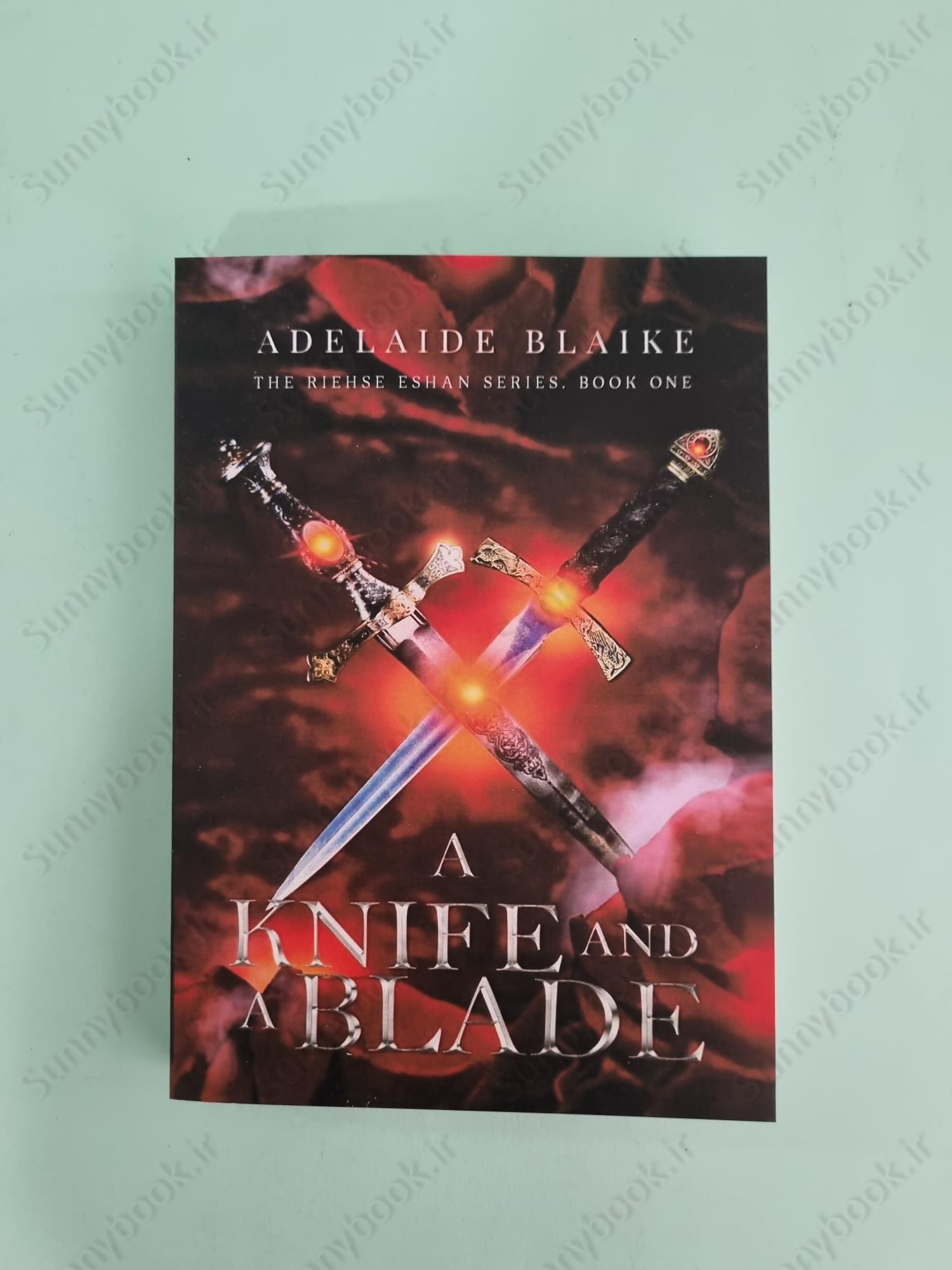 A Knife and a Blade (Riehse Eshan 1) main 1 2
