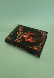 Lightlark (The Lightlark Saga Book 1) Lightlark (The Lightlark Saga Book 1) thumb 2 3