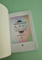 The Zenned Out Guide to Understanding Auras The Zenned Out Guide to Understanding Auras thumb 2 12