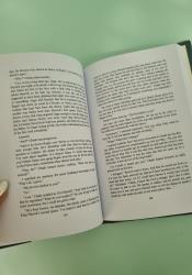 Assassin’s Apprentice The Illustrated Edition (The Farseer Trilogy 1) thumb 1 7