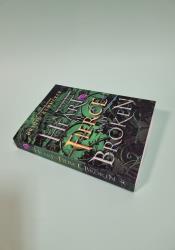 A Heart So Fierce and Broken (Cursebreakers 2) thumb 1 3