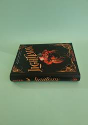 Lightlark (The Lightlark Saga Book 1) thumb 1 4